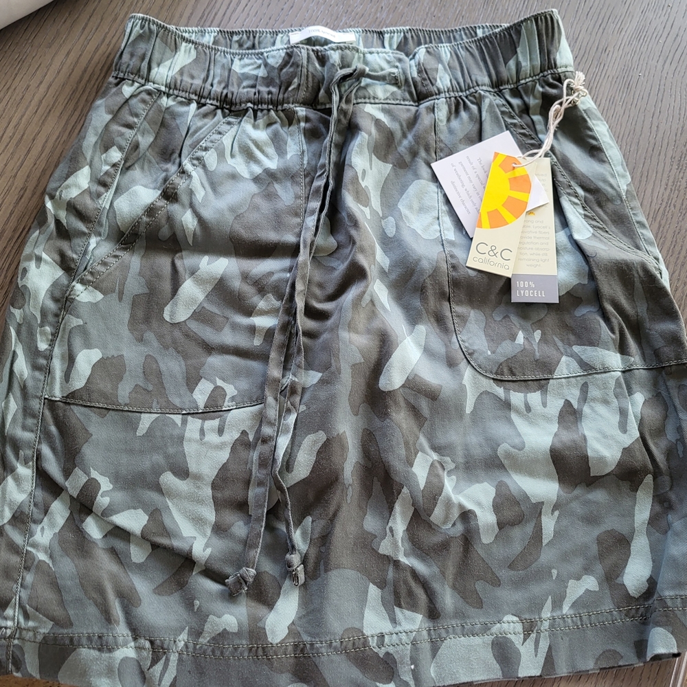 C&C California Gray/Green Cargo Knee-Length Skort